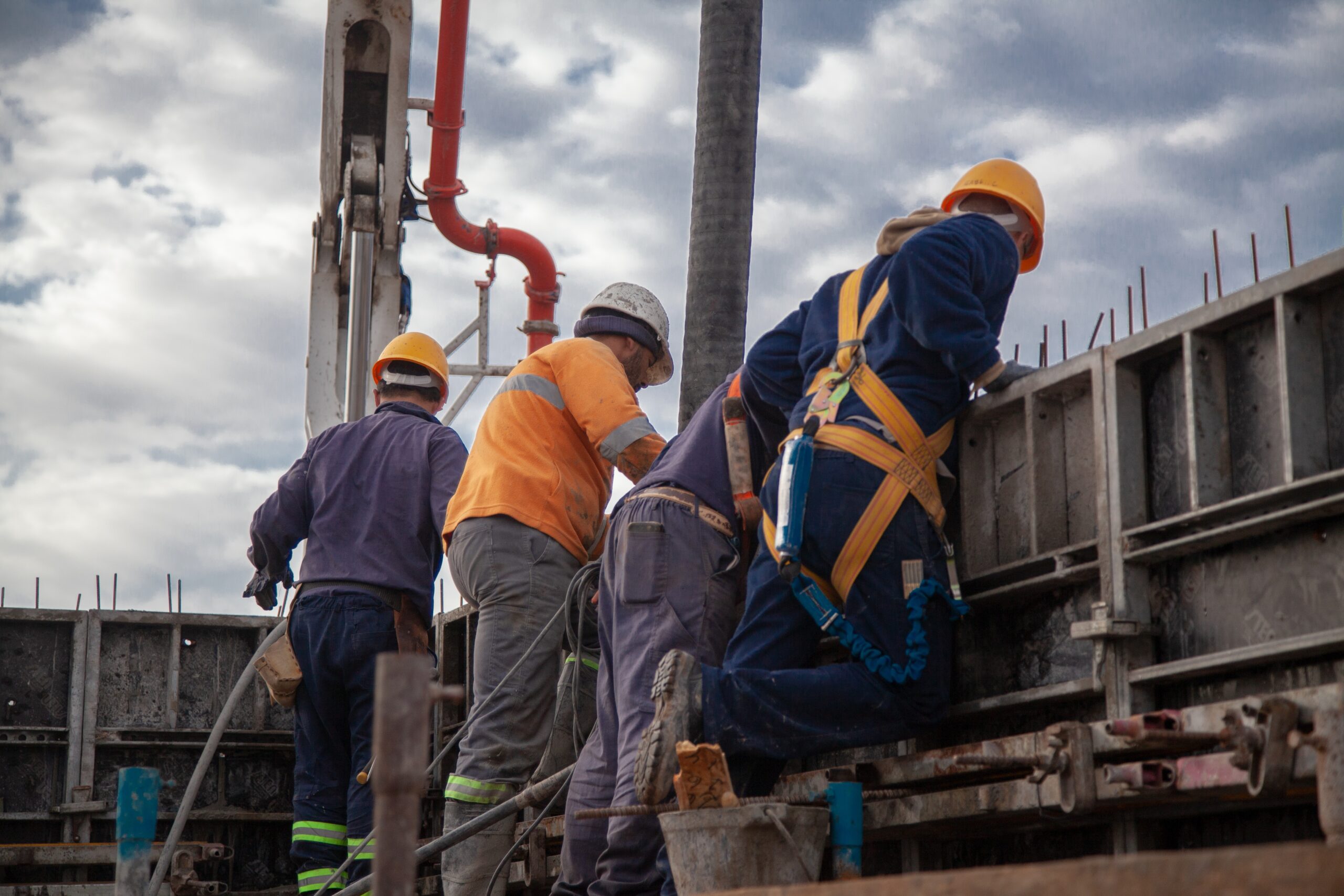 construction workers 6645247